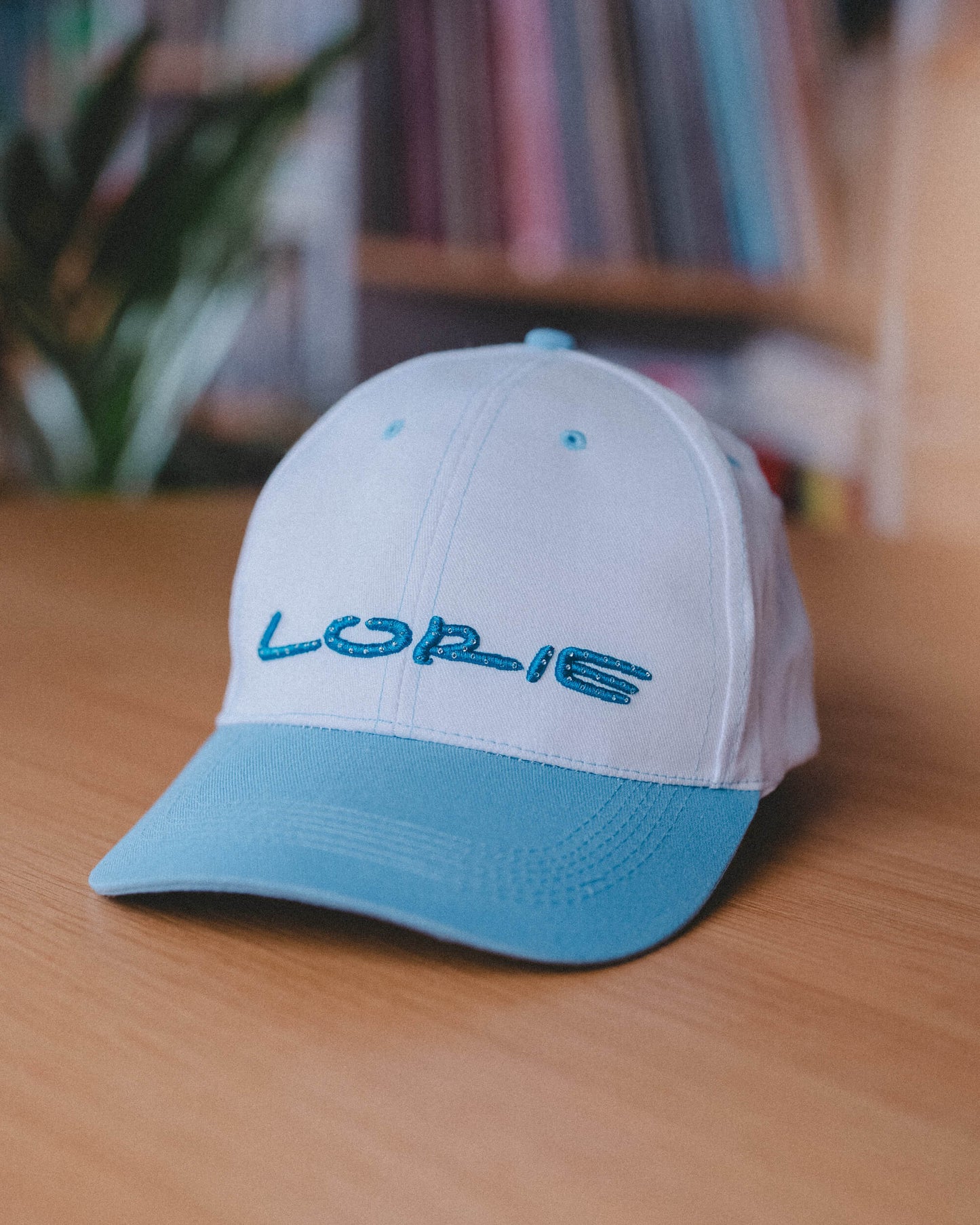 Cap "LORIE" in blue LED lights
